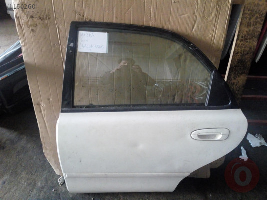 MAZDA 626 ÇIKMA   SOL ARKA KAPI BEYAZ