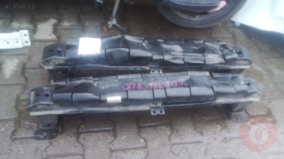 çıkma parça volkswagen polo ön tanpon demiri