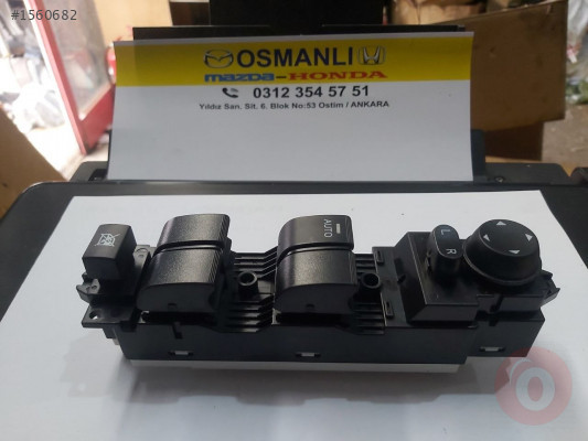 MAZDA 3 2009 - 2012 SOL ÖN DÖRTLÜ CAM DÜĞMESİ (KATLANIRSIZ)