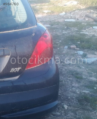 2009 model peugeot 207 1.4 benzinli orjinal sağ stop lambası