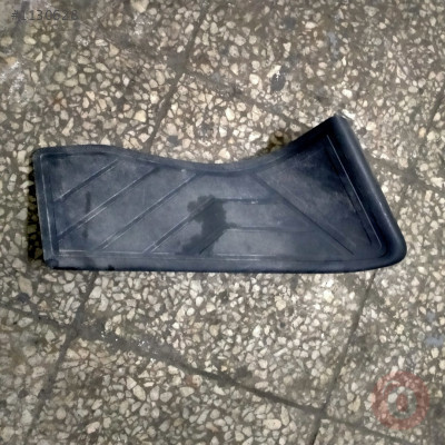 Peugeot 3008 taban köşe plastik