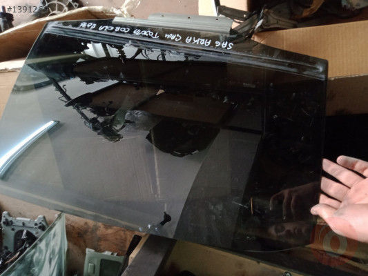 Toyota Corolla Sag Arka Kapı Camı 2013-2019