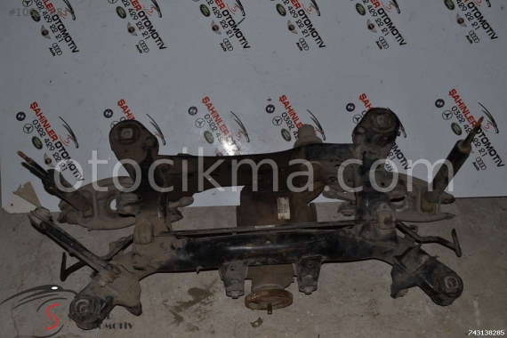 BMW 3 SERİSİ E88 E90 E93 E92 ARKA TRAVERS