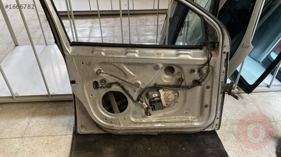 VW GOLF 5 HATASIZ ORJİNAL ÇIKMA KAPILARI