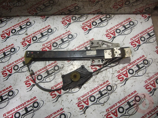 Skoda Octavia Sağ Arka Cam Krikosu 8k0839462