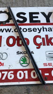 5G6839480B vw golf 7 sağ arka kapı iç cam sıyırıcı fitil