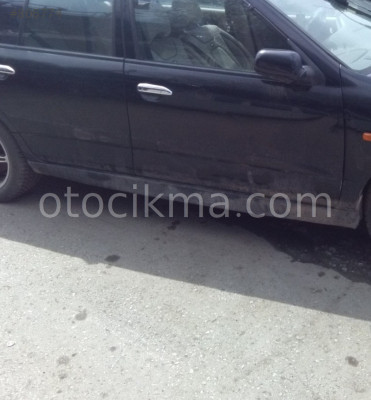 2000 NİSSAN PRİMERA 1.8 KOMPLE ÇIKMA SAĞ YAN PANEL.
