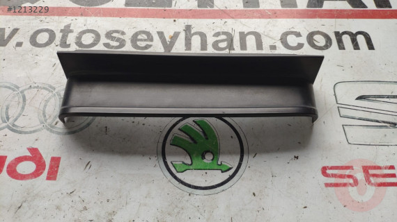2K0945096 vw caddy 2007 sağ stop kaplaması