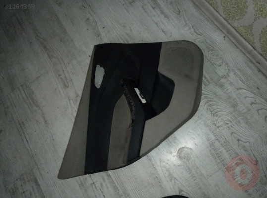 Focus çıkma sol arka kapı döşemesi