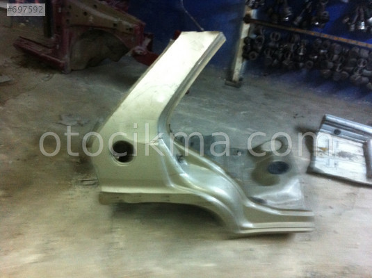 CITROEN SAXO 2000 MODEL SAG ARKA ÇAMURLUK