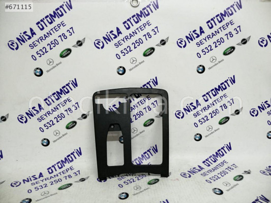 MERCEDES C SERİSİ W204 ORTA KONSOL ÇERÇEVESİ A2046800107