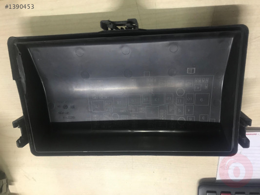 Opel insignia sigorta kutusu kapağı