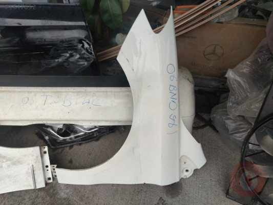 Mercedes B Serisi W246 Sol Ön Çamurluk Beyaz A24688110
