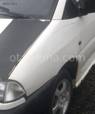 2002 model peugeot expert 1.9 dizel çıkma sol ön çamurluk