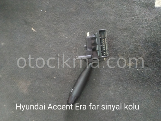 Hyundai Accent Era far sinyal kolu mevcuttur.