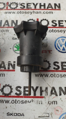vw passat b5 bagaj stepne vidası