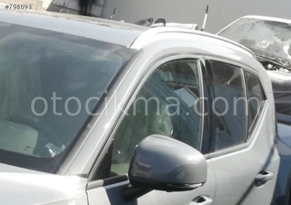 2019 VOLVO XC-40 ÇIKMA SOL TAKIM KAPI CAMI MEVCUTTUR.