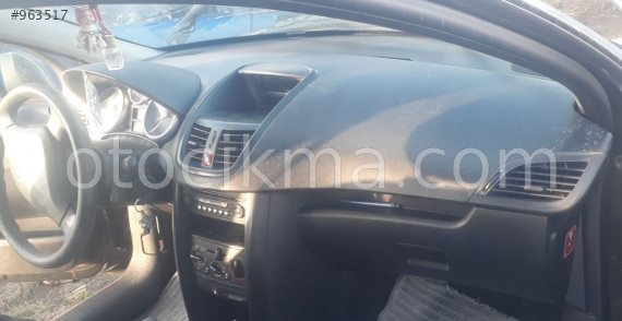 peugeot 207 1.4 benzinli çıkma dolu torpido