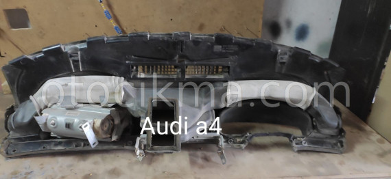 Audi A4 B5 kasa göğüslük mevcuttur.