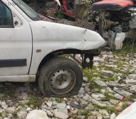 1999 peugeot partner 1.4 benzinli hasarlı sağ ön çamurluk