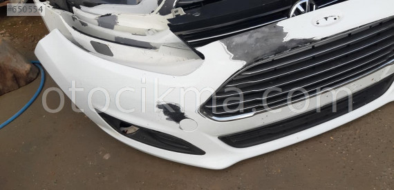 Ford fiesta 2015 model ön tampon dolu