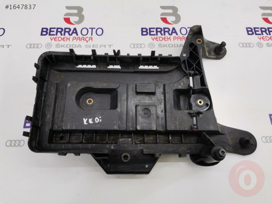 VOLKSWAGEN JETTA AKÜ ALT PLASTİĞİ 1K0915333