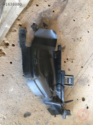 AUDİ A4 16-19 RADYATÖR HAVA KLAVUZU SAĞ 8W0121674A