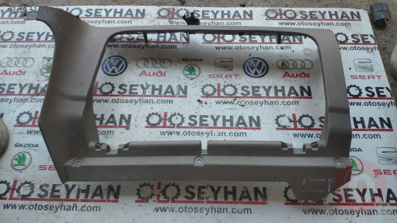 1K1857289A vw golf 6 torpido kapağı çerçevesi