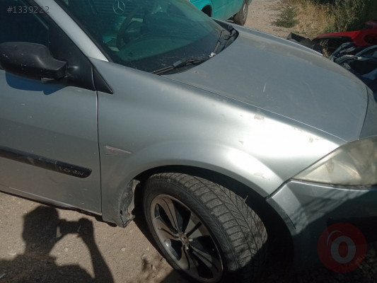 Renault Megane 2 (hatasız) sağ ön çamurluk