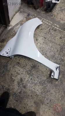 RENAULT CLİO 4 SAĞ ÇAMURLUK ÇIKMA ORİJİNAL