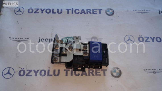 Mercedes w176 a serisi siğorta tablası A2465400950