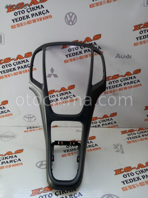 OPEL ASTRA KONTROL PANELİ ÇERÇEVESİ