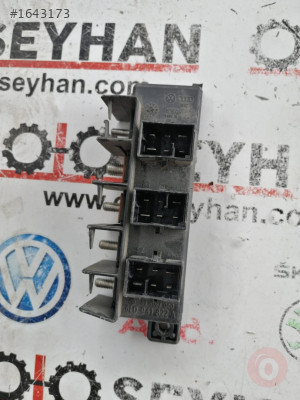 8L0941822A volkswagen passat b5 1.8 t benzinli iç röle kutu