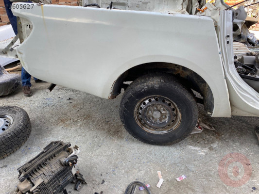 mitsubishi l200 2014 sağ arka çamurluk
