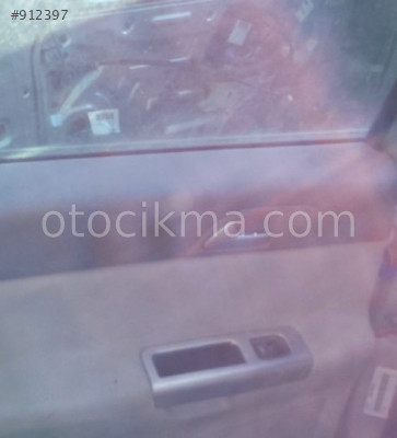 2005 VOLVO V50 ORİJİNAL KAPI KOLÇAĞI.