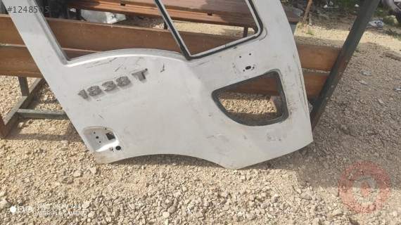 Ford cargo 1838(2008 model) sağ kapı