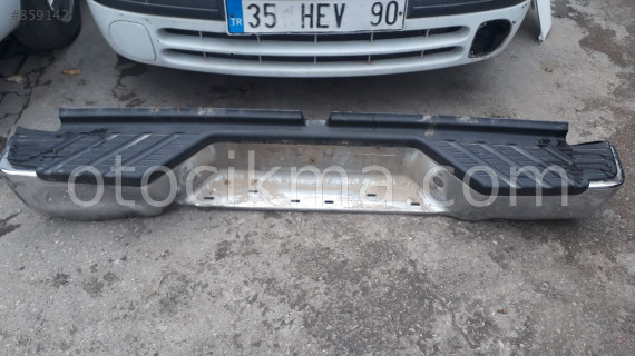 nissan navara arka tampon çıkma