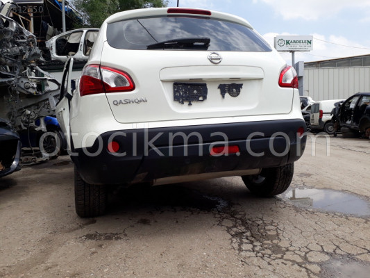 2011 NİSSAN QASHQAİ KOMPLE ORİJİNAL ARKA TAMPON SİSLİ.