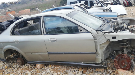 chevrolet evanda çıkma dolu sağ ön kapı.