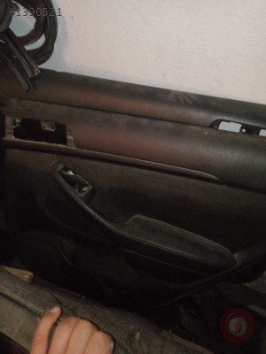 Toyota Avensis Sağ Arka Kapı Döşemesi 2003-2008