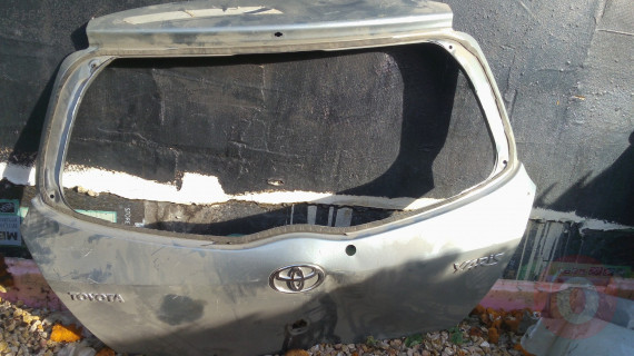 TOYOTA YARİS BAGAJ KAPAĞI