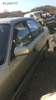 1992 model mazda 626 çıkma sol takım kapı