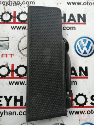 1K1864777B volkswagen golf 6 ayak destek plastigi