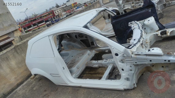 FORD FİESTA TEK KAPI SAĞ MARŞBİYEL ARKA SAĞ ÇAMURLUK