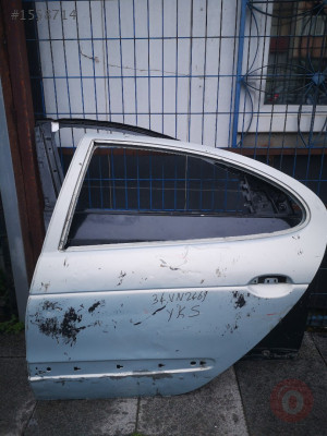Renault megan 1 çıkma sol arka kapı
