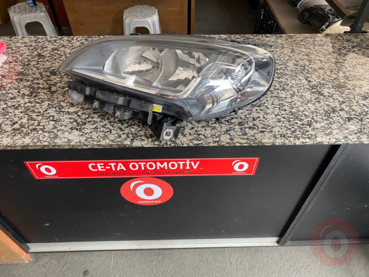 FİAT DOBLO 4 SOL ÖN FAR SÖKME HATASIZ ORJİNAL İÇİ SİYAH