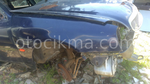 1997 model ford scorpio çıkma sağ ön çamurluk