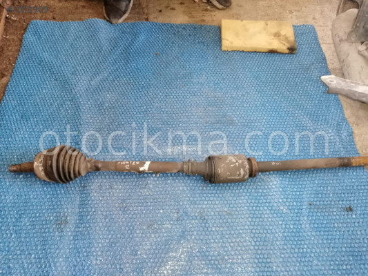 RENAULT MASTER 2 SAĞ AKS ÇIKMA PARÇA