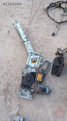 OPEL CORSA B SAĞ CAM KRİKOSU