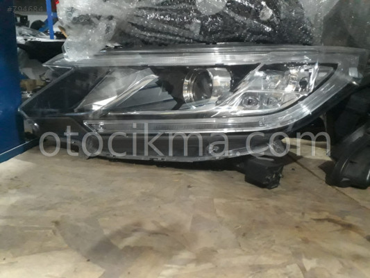 2017 HONDA CRV ÇIKMA SAĞ FAR MEVCUTTUR.